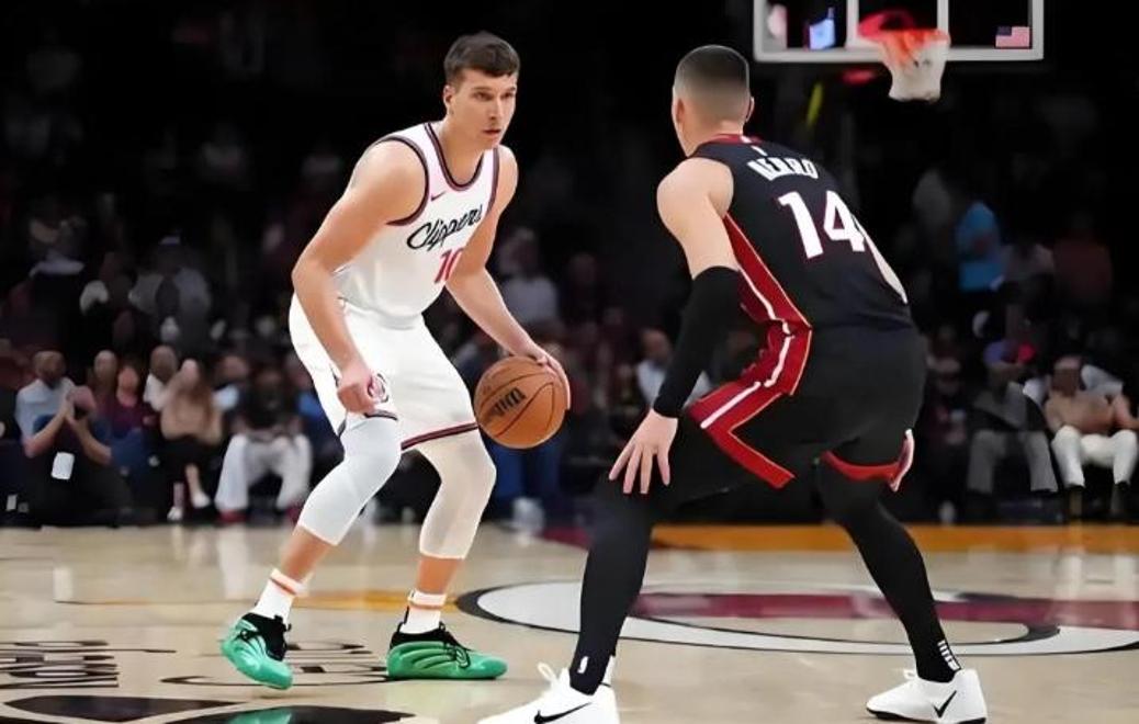 包含球队近况一片黑暗,拟定新战术谋求逆袭的词条 包含球队近况一片黑暗,拟定新战术谋求逆袭的词条