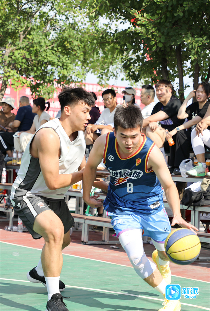 强强碰撞的篮球竞技赛赢得掌声