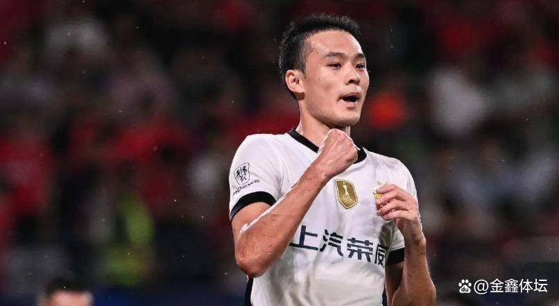 包含申花客场力克鲁能，取得关键三分的词条