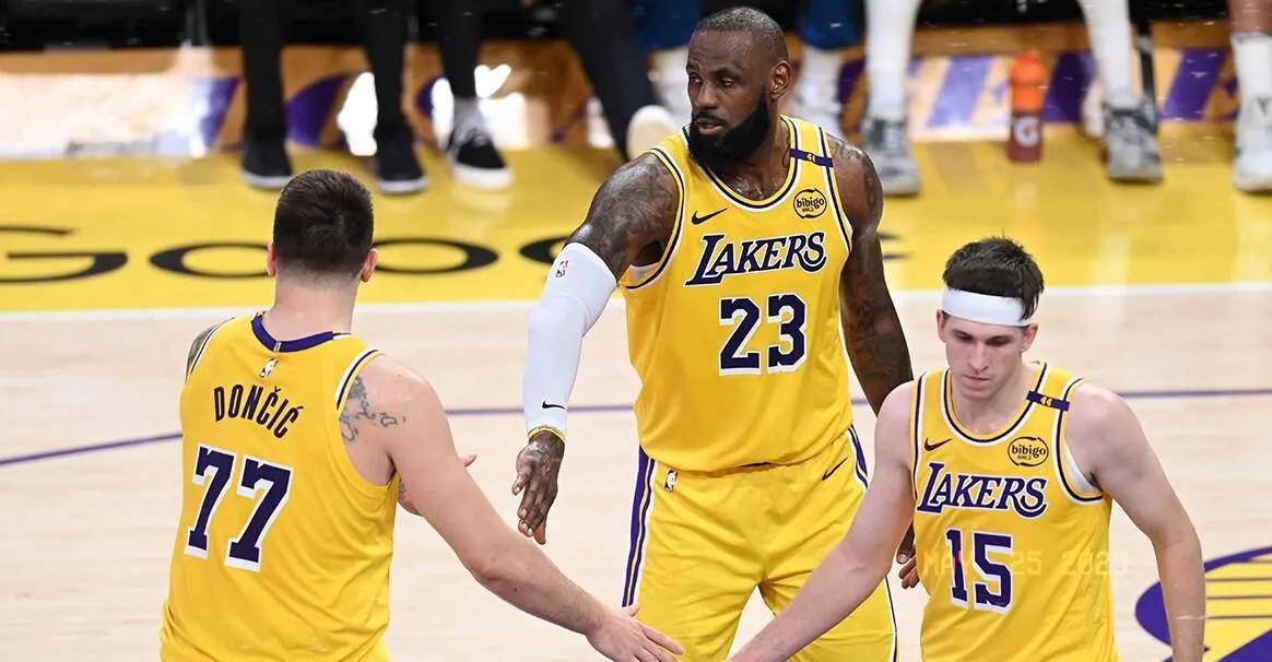 开云足球直播-包含爵士内线中锋防守坚决，限制对手得分助球队取胜的词条