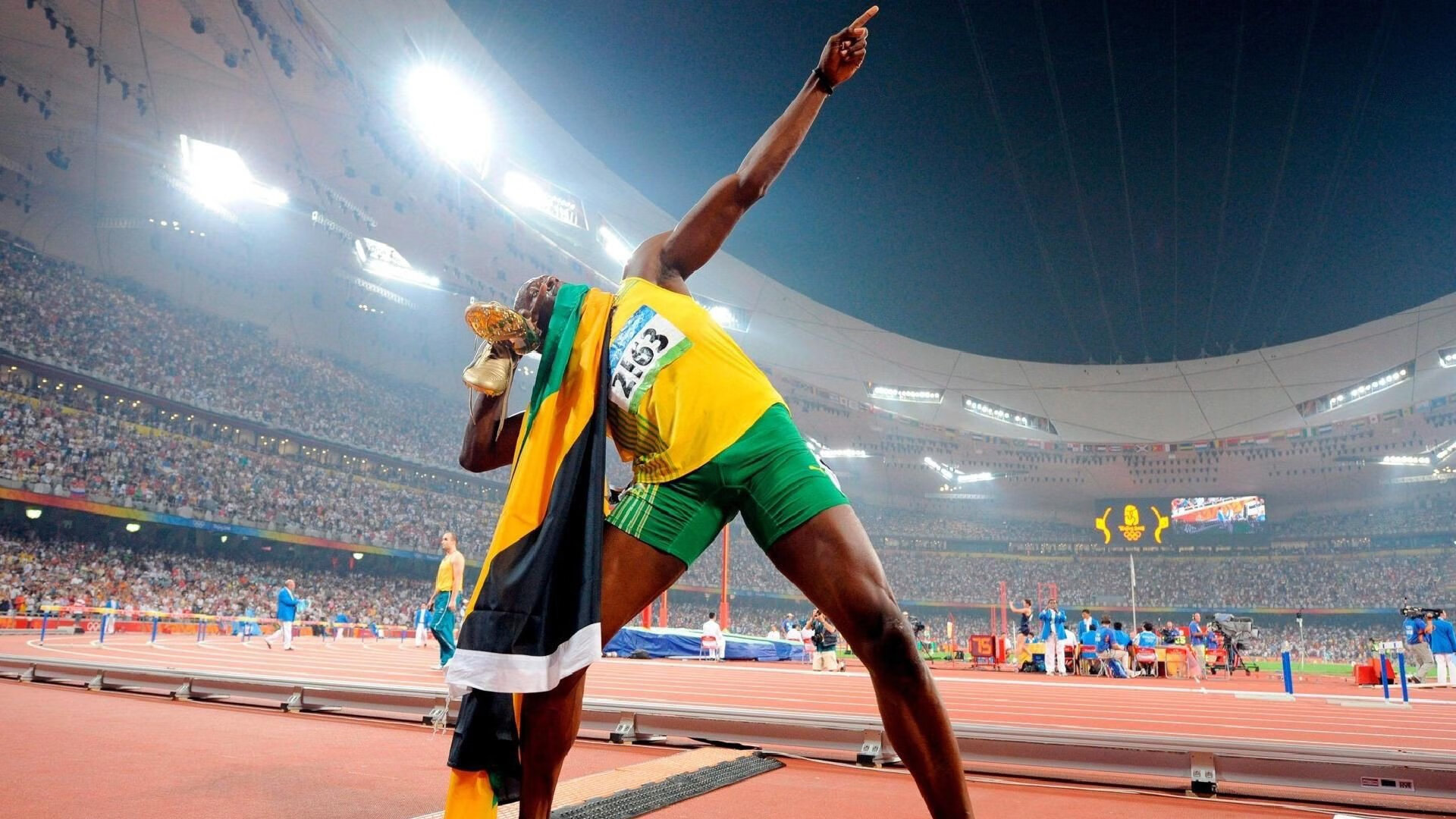 当墨西哥遇见佛罗伦萨，伊萨克完美演绎跨时空足球史诗