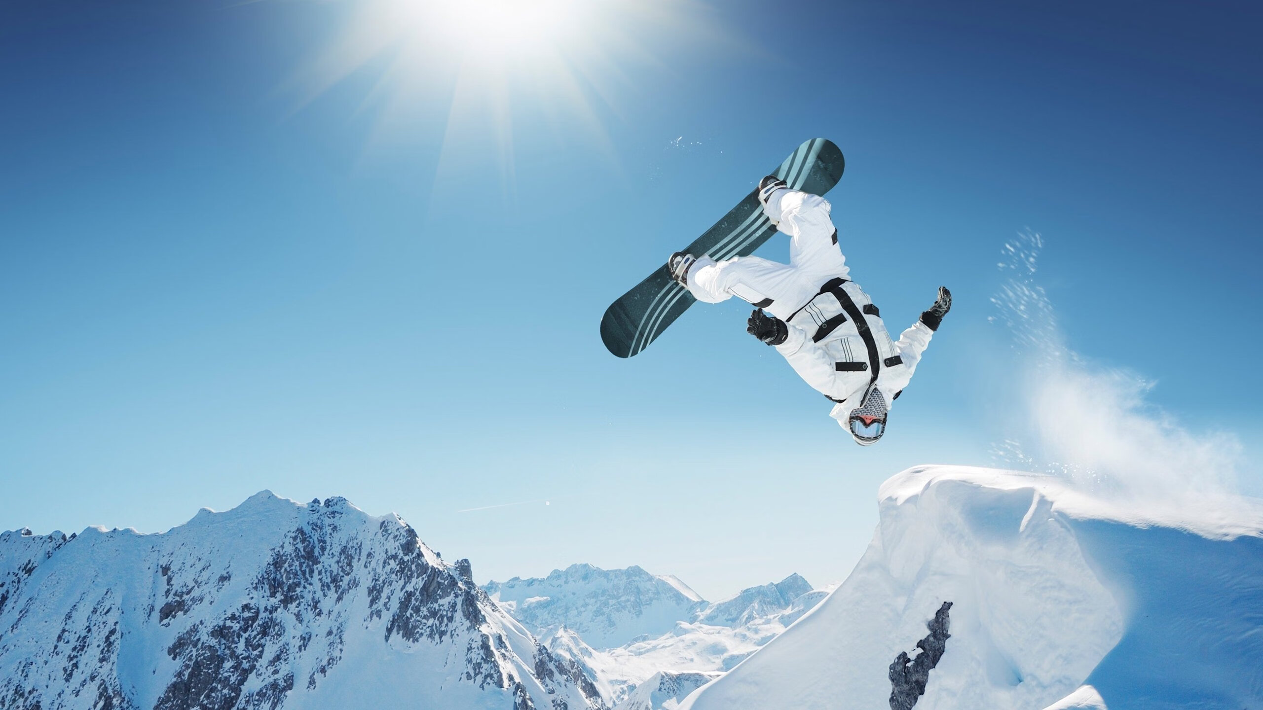 当政治赛道与F1交汇，洪都拉斯封锁挪威，赖斯在街道赛的外交超车